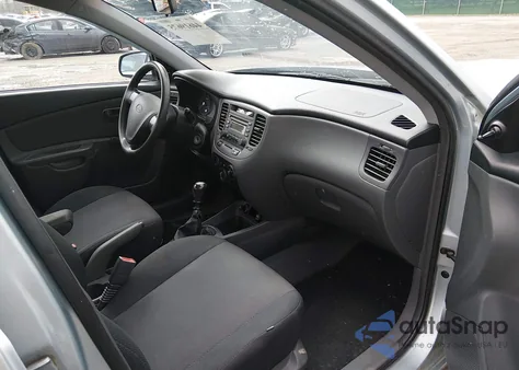 2006 Kia Rio Lx z USA, uszkodzony, nr VIN KNADE123066082654